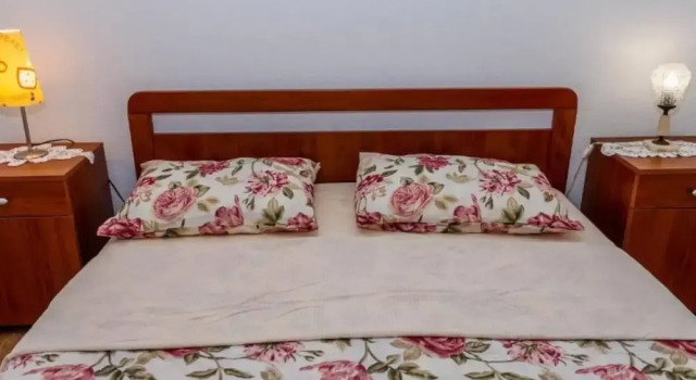 Апартаменты Charming and Cozy Okrug Gornji Apartment With Balcony