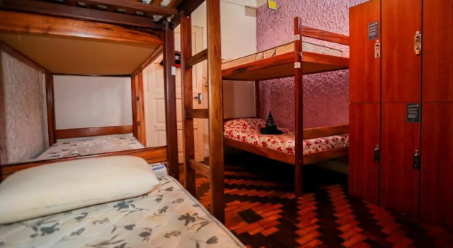 Кровать в общем номере (женский номер) Books Hostel