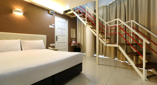 Swing and Pillows at PJ KD