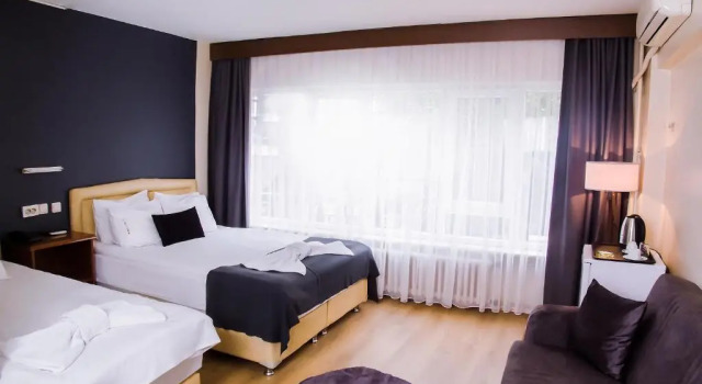 Standardní Třílůžkový pokoj Hotel Cesmeli