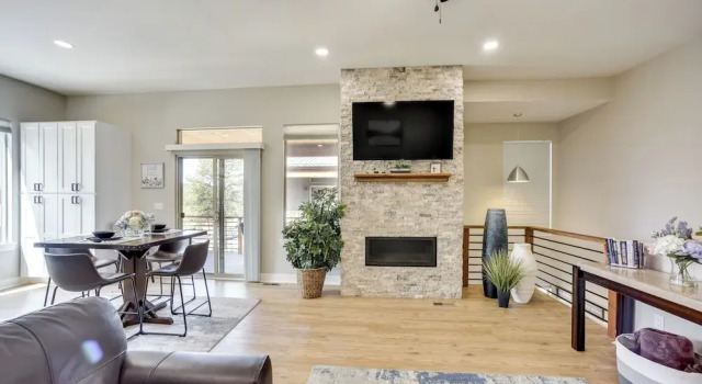 Dtwn Woodland Park Townhome w/ Covered Deck