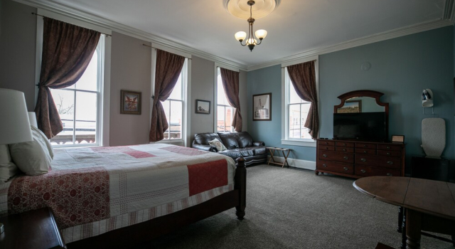 Номер Grand Nauvoo Temple House Hotel