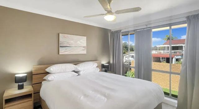 Our Haven: 4-bed Escape Near Beach & Mogo Trails, Book Lejlighed Batehaven New South Wales