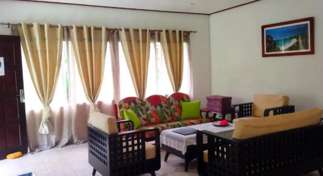 Dan Zoranz Self Catering Guest House, Boek Pension Gastenverblijven in Praslin-eiland, Pension