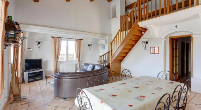 villa de charme, 8 pers, climatisée, piscine chauffée, calme garanti, Забронировать Вилла Виллы Овернь-Рона-Альпы, Вилла