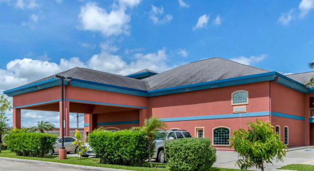 Quality Inn & Suites at The Outlets Mercedes/Weslaco
