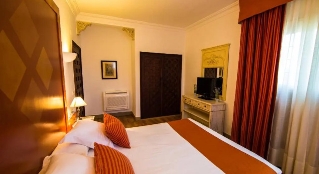 Полулюкс Hotel Hacienda del Cardenal