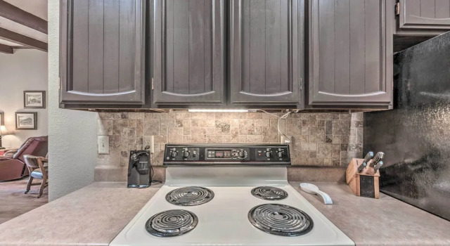 Апартаменты с 3 комнатами Alto Condo w/ Deck: 2 Mi to Ruidoso Winter Park!
