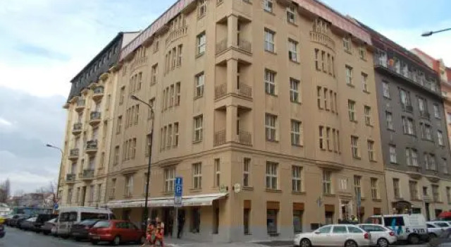 Riverside SPIRIT, Забронировать Отель Отели Праги 3 звезды, рядом с Ворота Леопольда, 3*
