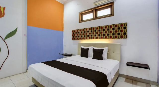 Standard Suite Hotel O Solo near RS JIH Solo formerly Azifa Inn