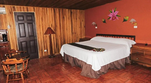 Полулюкс Hotel Arenal Lodge