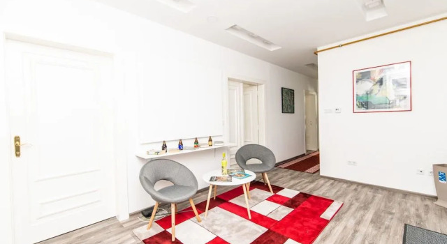 Modern and Bright Studio Heart of the City Center