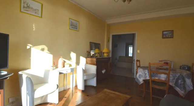 Period apartment 5 persons with Sea View and Parking in Port of Nice