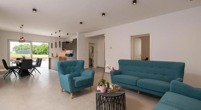 Amazing Home in Manjadvorci With Outdoor Swimming Pool, Wifi and 3 Bedrooms, Book Hotel Manjadvorci Central Istria