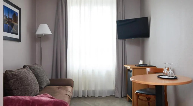 Люкс Hotel Hafentor