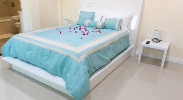 Mount Royal Luxury Condos, Buchen Sie Ferienwohnung Cap Estate Castries