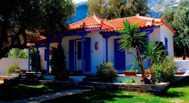 Студия White Rock Apartments