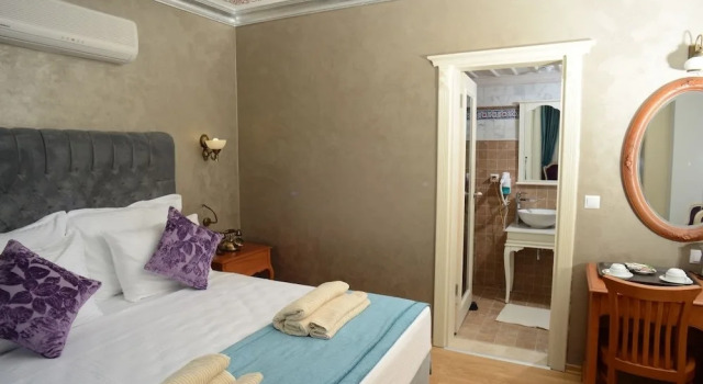 Полулюкс с балконом Petunya Konak Boutique Hotel