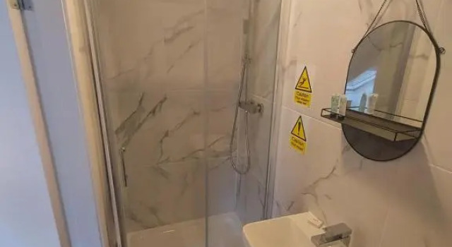 Maze Serviced Apartment