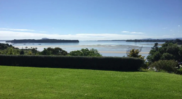 Апартаменты Deluxe Mangawhai Bay B&B