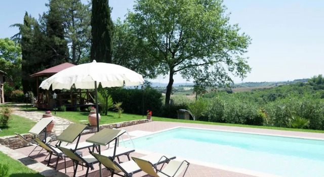 Коттедж Villa with Private Pool near Cortona in Calm Countryside & Hilly Landscape