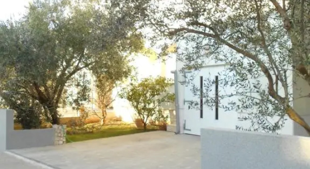 Apartment and Room Doda
