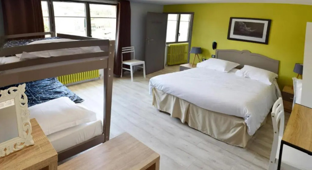 Номер Standard Hotel de lAbbaye à Cluny