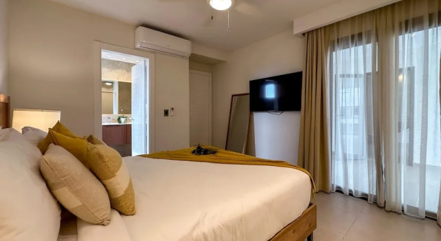 Коттедж 4 Bedroom Beach Penthouse w Private Rooftop