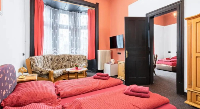 Четырёхместный номер Standard Hotel Obecní dům