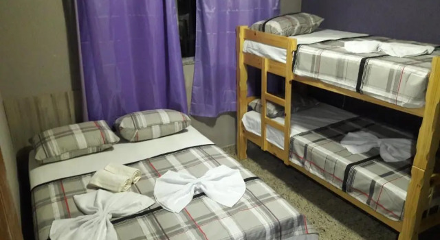 Hostel Falcão-Suites Privativas com Ar Condicionado, Забронировать Хостел Риу-даз-Острас Lagos Region