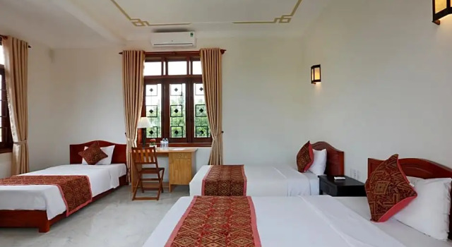 Трёхместный номер Standard с балконом Galaxy Homestay
