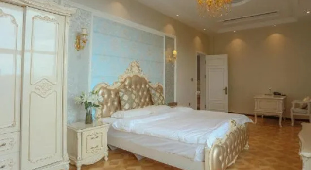 Люкс Blue Peacock Hotel