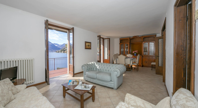 Casa Fronte Isola