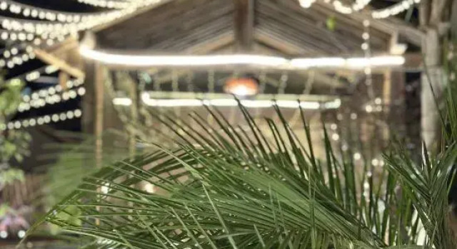Tingting Inn, Rezerwuj Hotel Hotele w Dehong z parkingiem, Parking