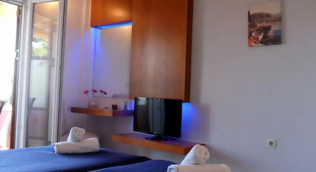Niki Apartments