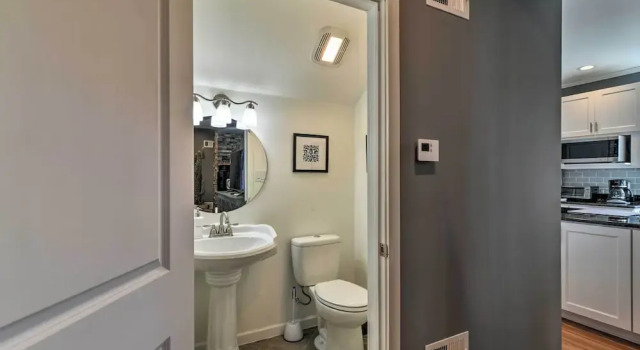 Quaint Ligonier Family Home - 3 Miles to Idlewild!, Book Hotel Ligonier Pennsylvania