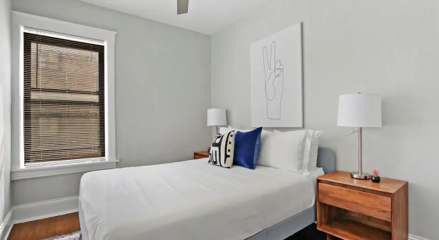 2BR Comfy & Chic Sunnyside Apt near Shop