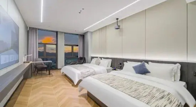 Четырёхместный семейный люкс Executive SKY·Hotel
