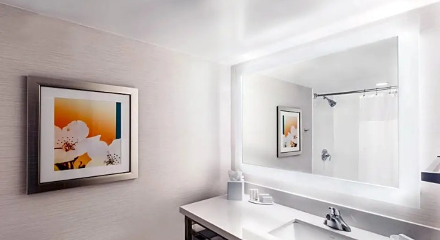 Студия с балконом Fairfield Inn & Suites by Marriott Charlotte Uptown