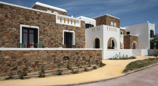 Plaka Hotel II