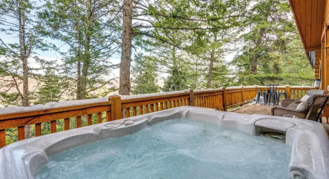 Коттедж ~ 13 Mi to Main St: Park City Cabin w/ Mtn Views!