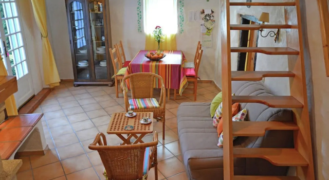Villa in Pyrenees with Stunning Mountain Views, Rezerwuj Willa Domki letniskowe w Corbières, Domek