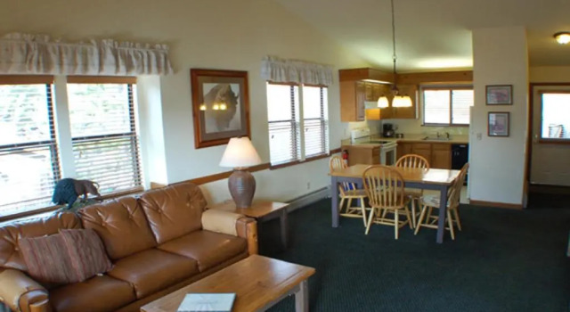 Люкс с балконом и с видом на горы Wildwood Inn