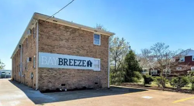 Bay Breeze Anchor Suite (1 bed/1 bath condo with cabanas, fire pits, and pier), Rezerwuj Hotel Norfolk Wirginia
