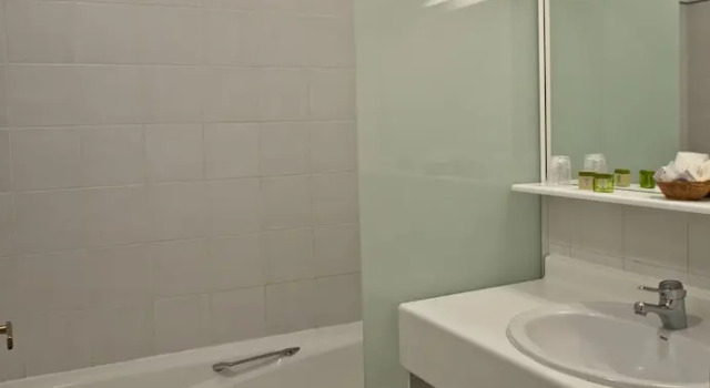 Номер Classic с балконом Hotel Athena