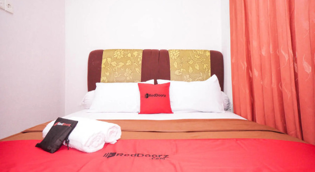 RedDoorz near Palembang Square Mall 2
