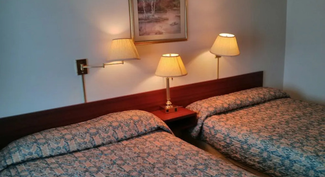 Четырёхместный номер Standard Shamrock Motel