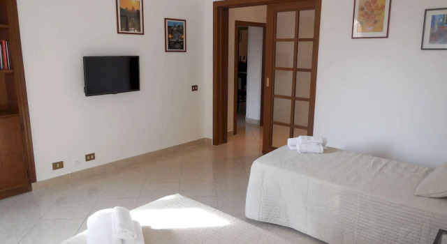Italy Rents Spanish Steps, Забронировать Отель Спанья Рим, рядом с Площадь Фламинио