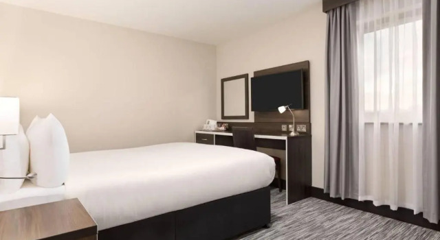 Семейный номер Standard Ramada by Wyndham Cobham