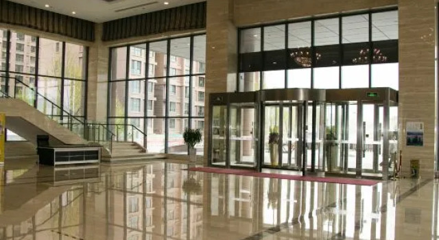 Weichang Qianyue Holiday Hotel (Government Branch), Book Hotel Hoteller i Chengde med pool, Swimmingpool